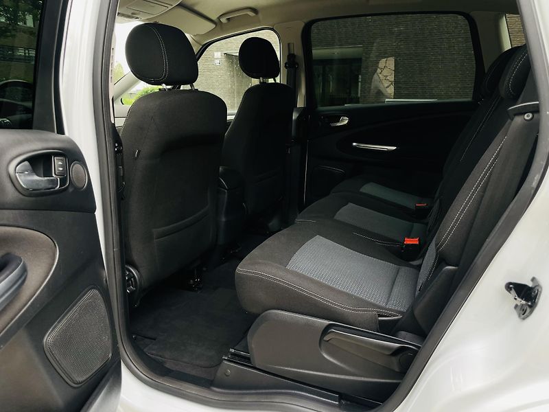 Ford S-MAX 2.0TDCi MANUÁL SERVISKA  - fotka 30 z 40