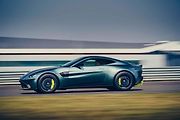 Aston Martin Vantage AMR má standardně manuální převodovku a karbonové brzdy