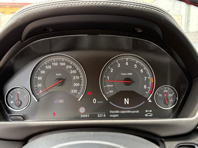 BMW M4 F82 LCI, 317 kW,34991km - fotka 33 z 56