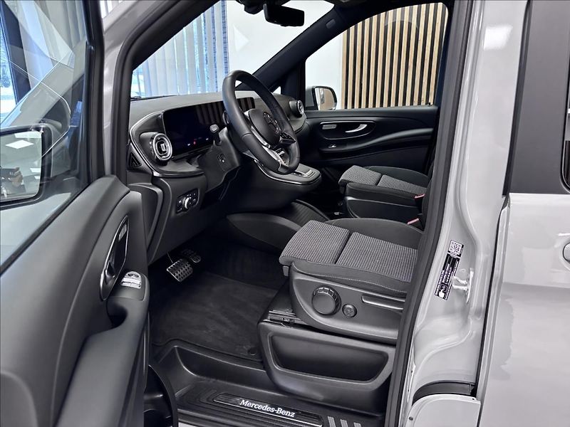Mercedes-Benz Třídy V V300D 4MATIC STYLE L - fotka 12 z 38