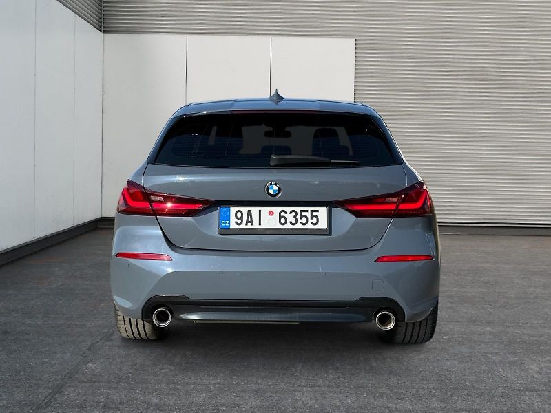 BMW Řada 1 (2022) 120d 140kW CZ DPH - fotka 5 z 11