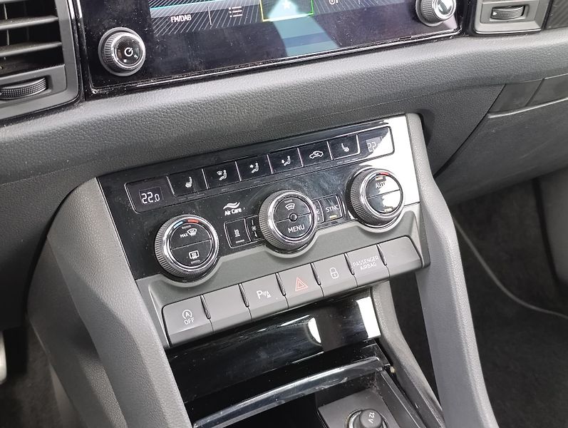Škoda Kodiaq 2.0TDI 4X4 SPORTLINE 1.MAJ ČR  - fotka 26 z 34