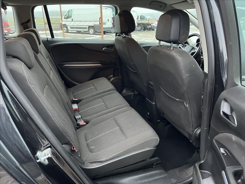 Opel Zafira 1,6 CDTi 100KW TOURER 2xKOLA - fotka 12 z 39