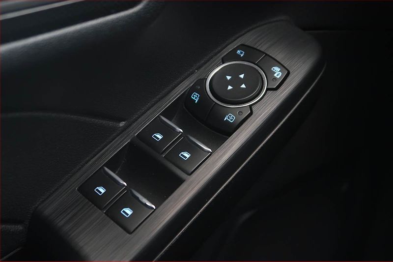Ford Kuga (2021) 1.5 EcoBoost - fotka 15 z 18