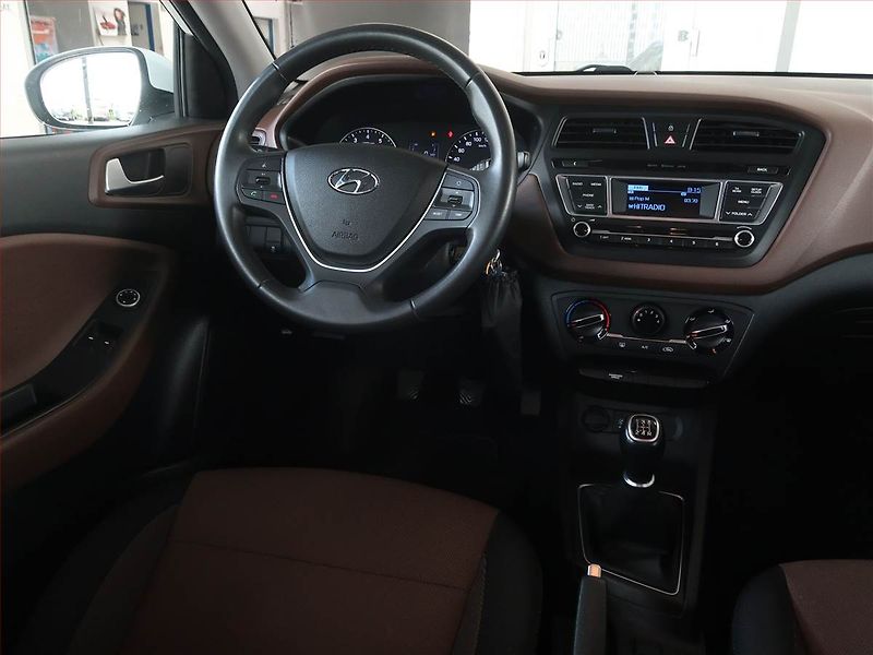 Hyundai i20 (2016) 1.2, ČR,1.maj, Serv.kniha - fotka 7 z 14