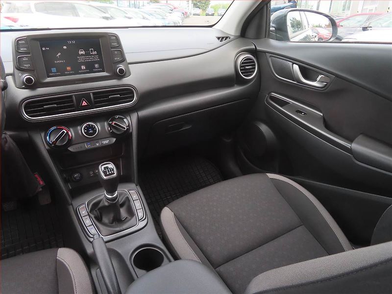 Hyundai Kona (2019) Family 1.0 T-GDI, Serv.kniha - fotka 8 z 19