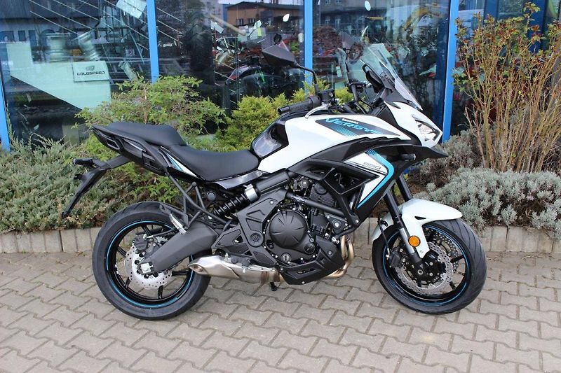 Kawasaki Versys 650 (2025) MY 2025 SKLADEM - fotka 4 z 9