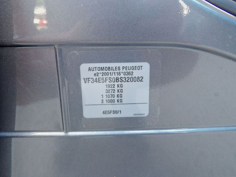 Peugeot 308 SW 1.6VTi 88kW AutoAC Serviska - fotka 32 z 33