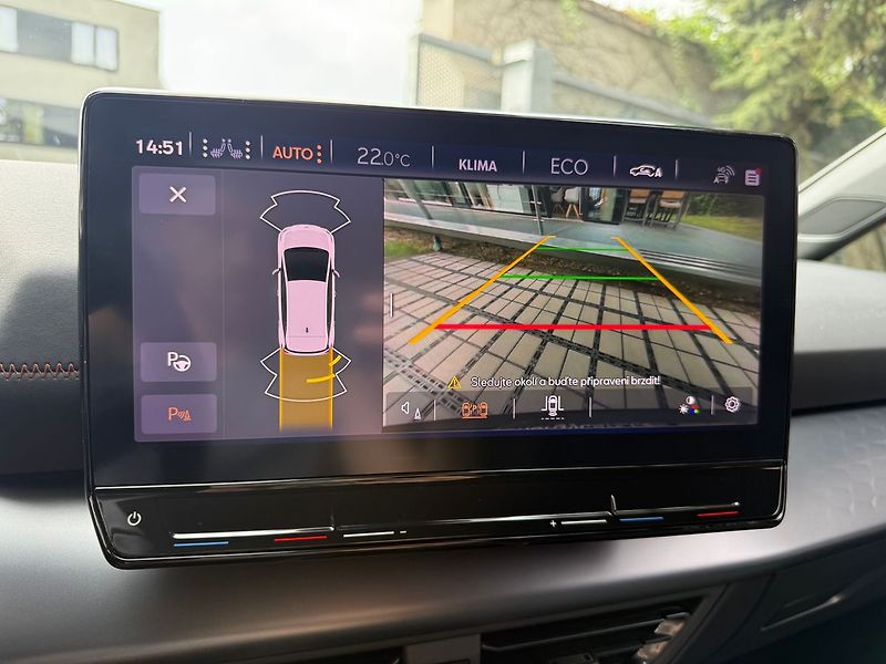 Cupra Born 62 kWh / HUD / FULL LED - fotka 16 z 40