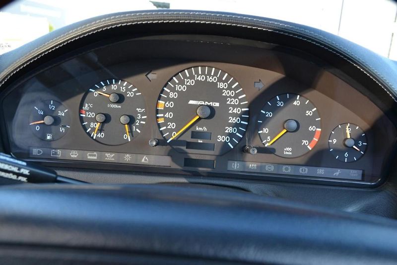 Mercedes-Benz SL 600 AMG - fotka 18 z 21