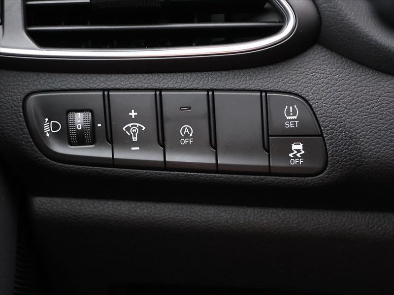 Hyundai i30 1,0 T-GDI 88kW Comfort CZ - fotka 17 z 33