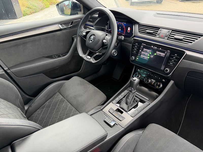 Škoda Superb Sportline 2,0TSI 140kW DSG - fotka 17 z 17