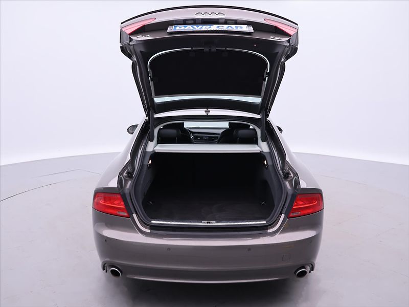 Audi A7 3,0 TDI 180kW quattro S-tronic - fotka 9 z 32
