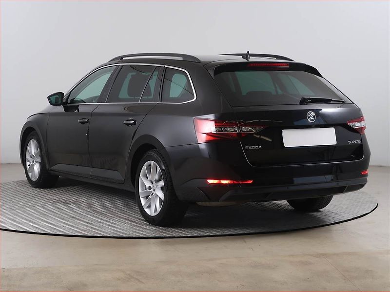 Škoda Superb (2019) Ambition Plus 2.0 TDI, Automat - fotka 4 z 18