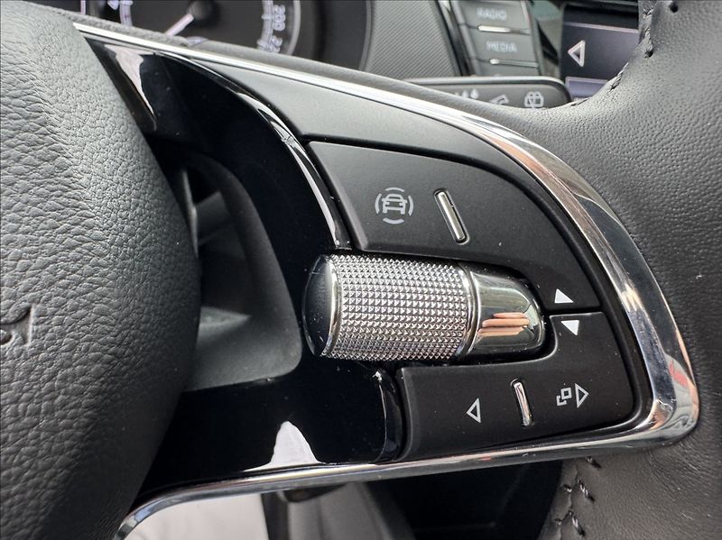 Škoda Fabia 1,0 TSI DPH 1.maj. původ ČR - fotka 33 z 50