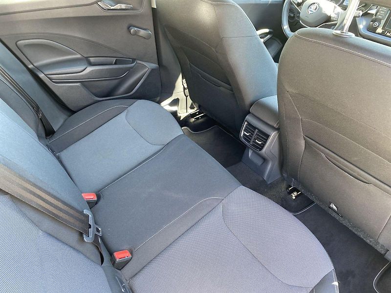 Škoda Fabia (2021) 1.0 TSI Ambition Plus - fotka 10 z 27
