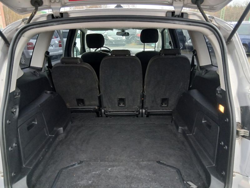 Ford S-MAX 2.0 TDCI, AUTOMAT - fotka 19 z 32