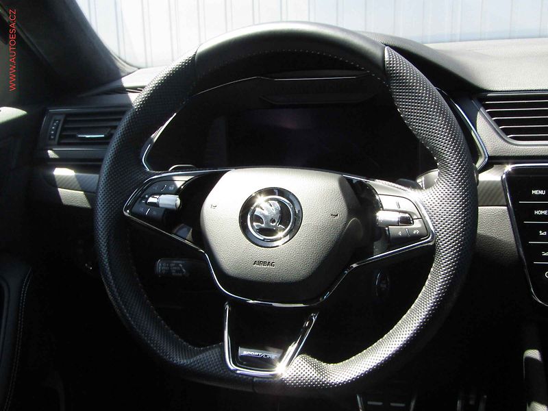 Škoda Superb (2022) 2.0 TDi 4x4, ČR, SportLine - fotka 11 z 27