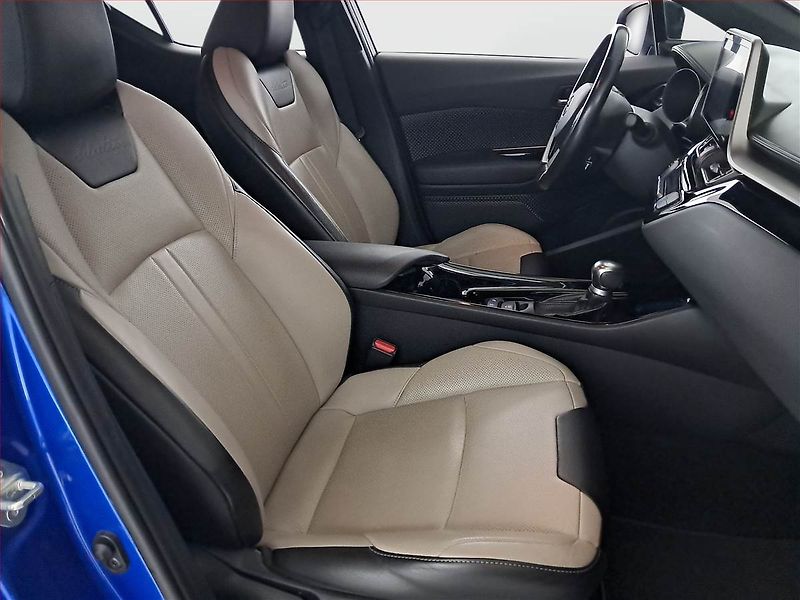 Toyota C-HR (2018) Selection 1.8 Hybrid - fotka 9 z 19