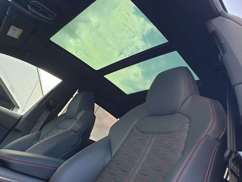 Audi RS Q8 (2023) TFSI 441 KW QUATTRO - fotka 18 z 28