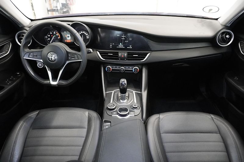 Alfa Romeo Giulia 2.0 TURBO 147kW, 66 000KM !!! - fotka 18 z 26