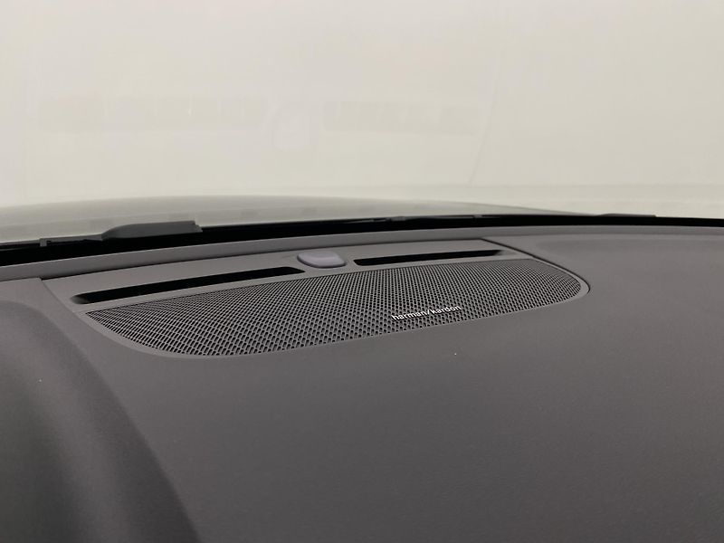 Volvo XC40 (2026) B3 AUT DARK ULTRA  - fotka 33 z 60