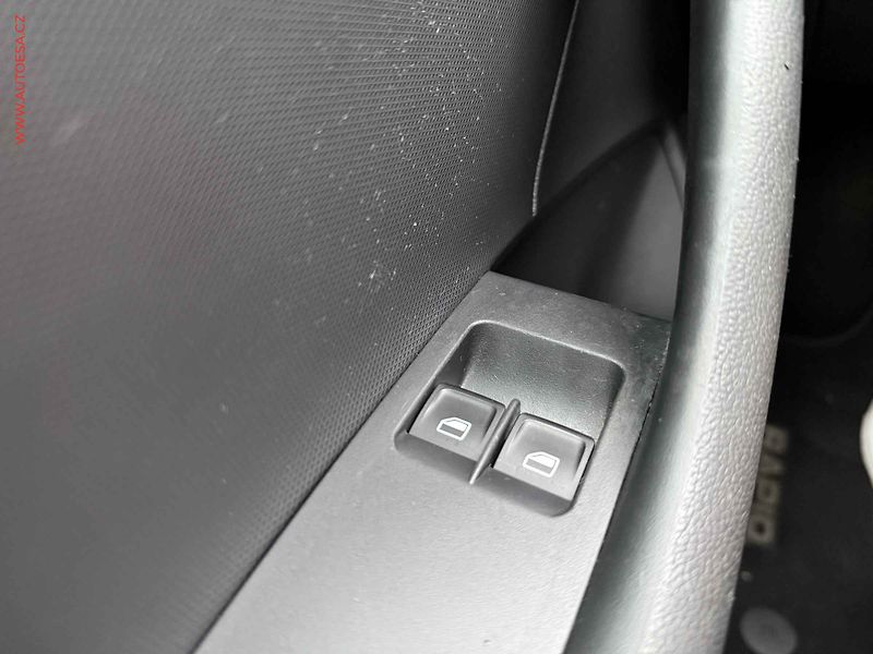 Škoda Rapid (2014) 1.6 TDi, ČR, AC, STK3/28 - fotka 11 z 15