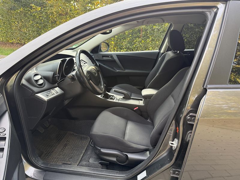 Mazda 3 2.0 Exclusive-Line - fotka 20 z 33
