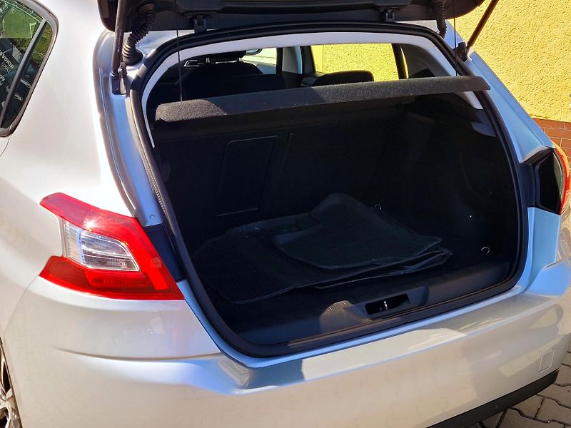 Peugeot 308 HDi DIGIKLIMA,MÁLO NAJETO    - fotka 13 z 47