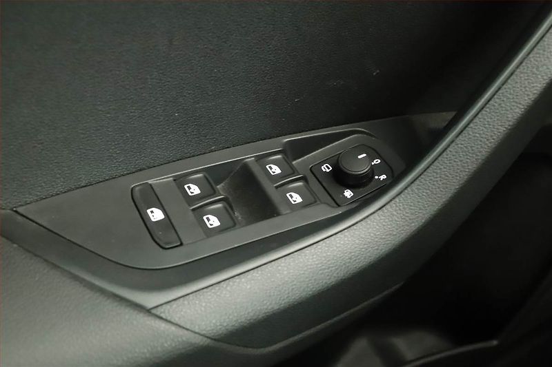 Škoda Karoq (2025) 1.5 TSI, Sportline - fotka 18 z 19