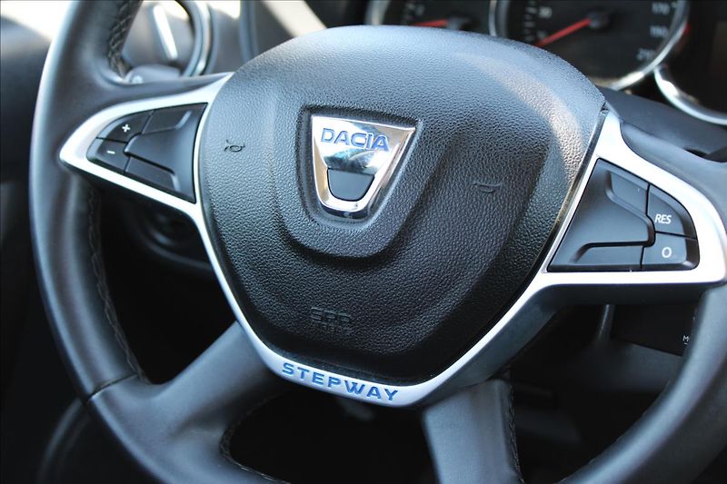 Dacia Sandero 0,9 STEPWAY KLIMA, SERVISKA - fotka 14 z 25