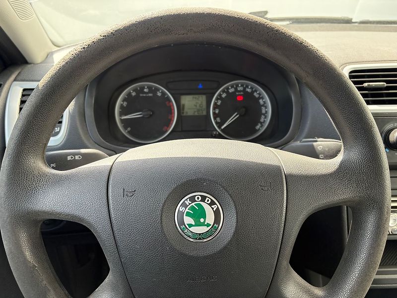 Škoda Fabia 1.4, 63kW, Style, Klima - fotka 8 z 24
