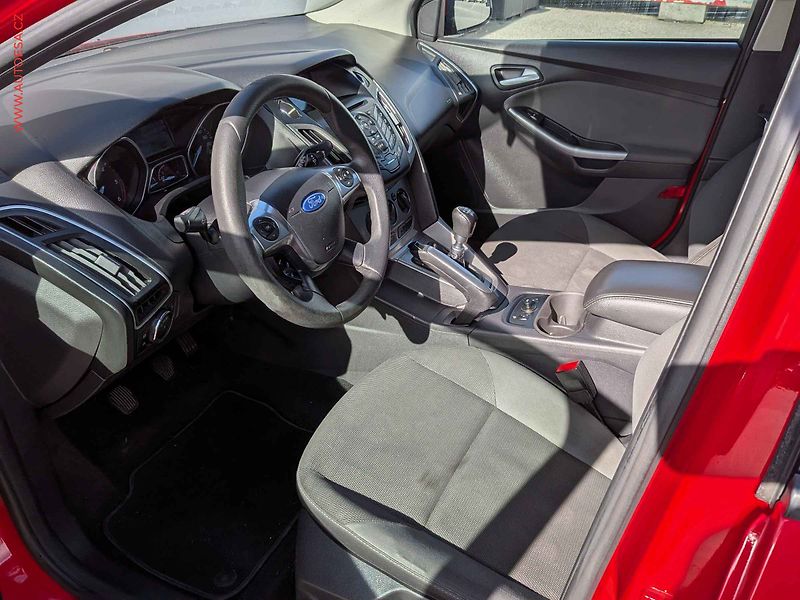 Ford Focus (2013) 1.6TDCi, 2.maj, AC, tempo - fotka 9 z 14