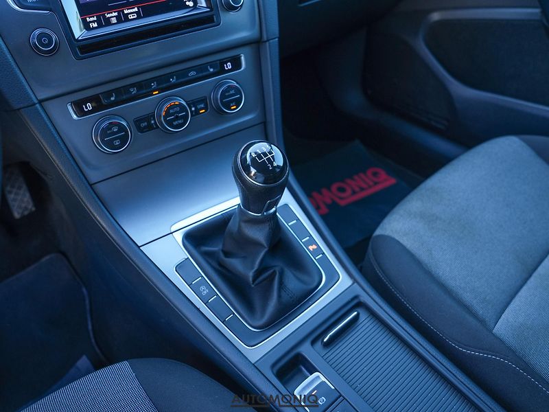 Volkswagen Golf Variant (2015) VII 1.6 TDI Trendline Výhrev s - fotka 6 z 17