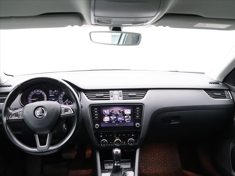 Škoda Octavia 1,6 TDI 85kW DSG CZ Style DPH - fotka 29 z 37