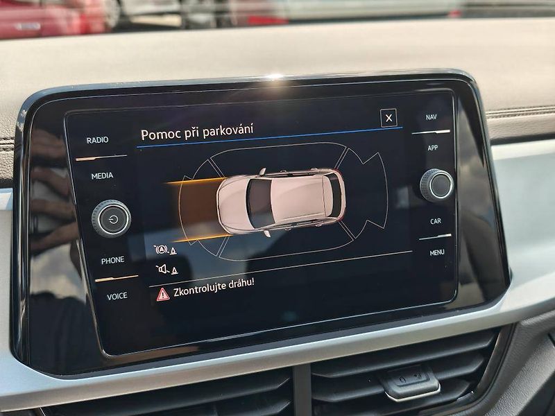 Volkswagen T-Roc Life 6G 1,0TSI - fotka 15 z 22