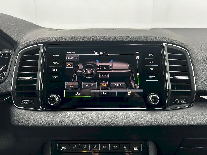 Škoda Karoq (2022) 1.5 TSI 110kW DSG Style - fotka 19 z 35