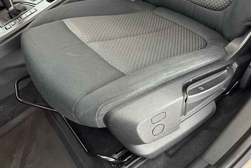 BMW X1 xDrive18d - fotka 7 z 23