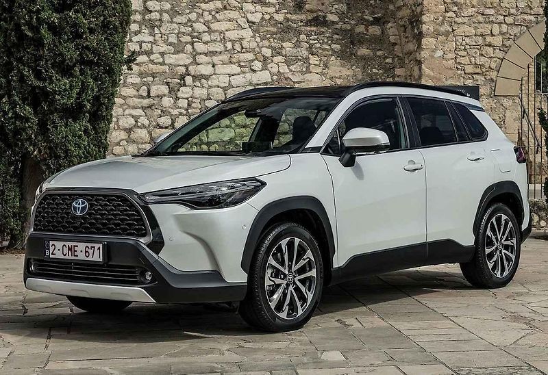 Lexus LBX stojí právě rovný milión korun