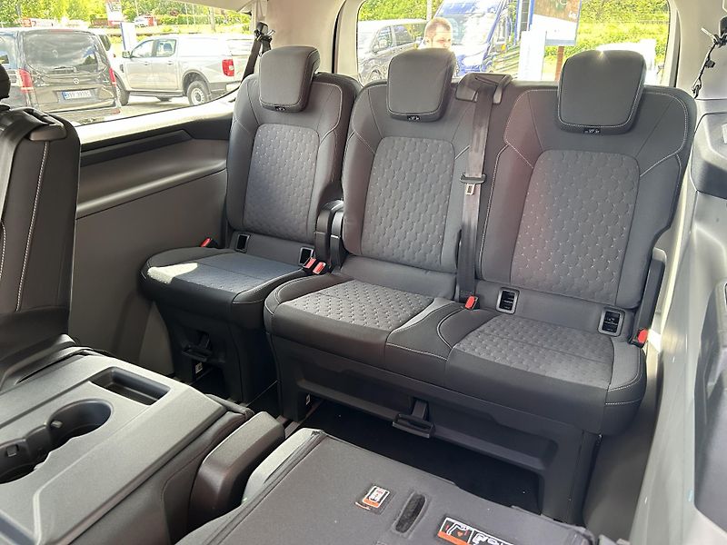 Ford Tourneo Custom Titanium L2 2.0 EcoBlue 110 kW - fotka 9 z 29