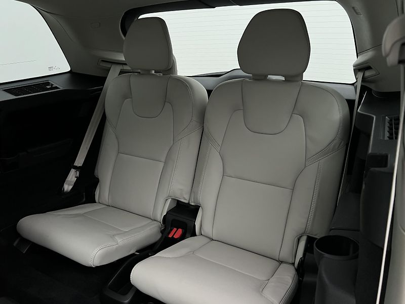 Volvo XC90 T8 AWD RECHARGE BRIGHT PLUS - fotka 22 z 56