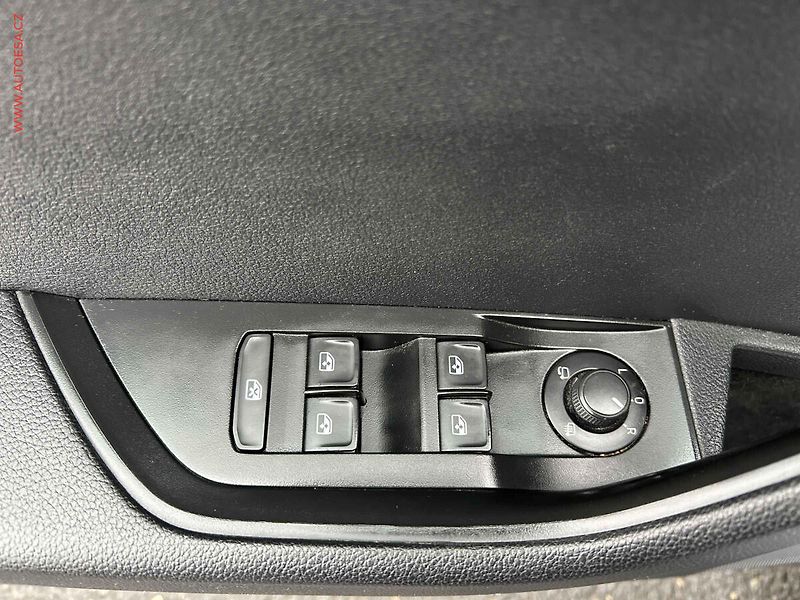 Škoda Superb (2016) 1.6 TDi - fotka 11 z 17