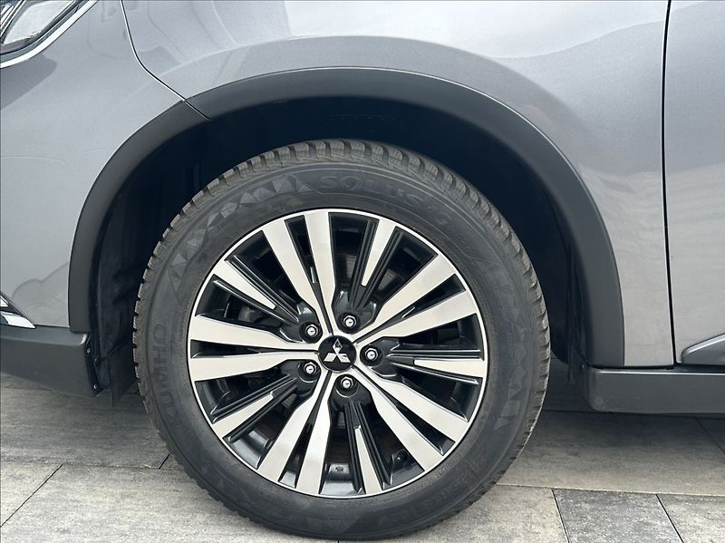 Mitsubishi Outlander 2,0 150PS  Active A/T - fotka 43 z 52