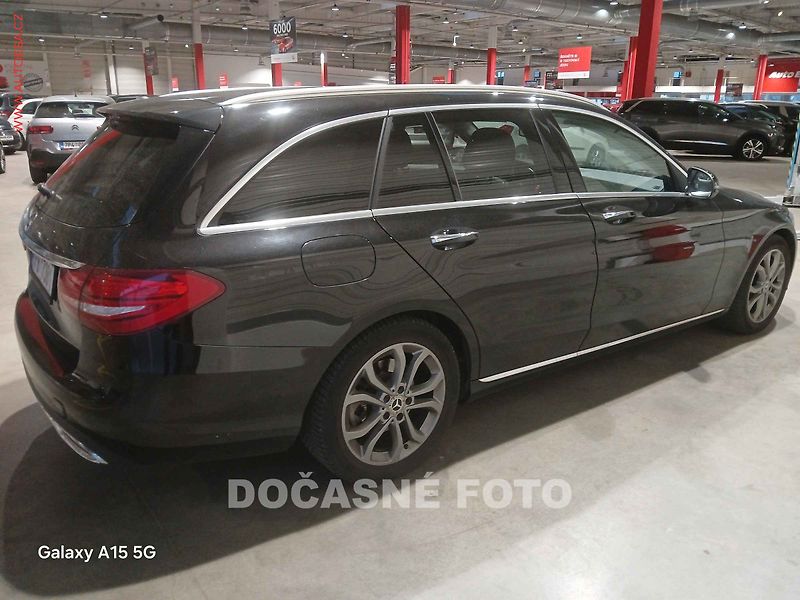 Mercedes-Benz Třídy C (2018) 2.2D C220, 2.maj - fotka 2 z 3