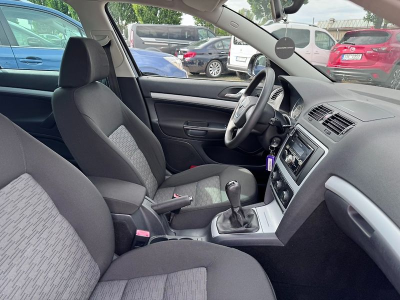 Škoda Octavia (2010) 1,4 TSI 90 KW KOLA 2. MAJ - fotka 38 z 50