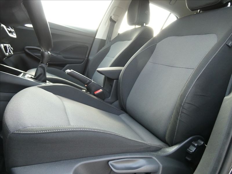 Škoda Fabia 1,0 TSi 70kW závěs,tempomat - fotka 31 z 38