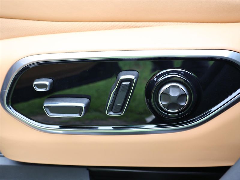 Jeep Grand Cherokee 2,0 4xe Summit Plug-In CZ DPH - fotka 20 z 90