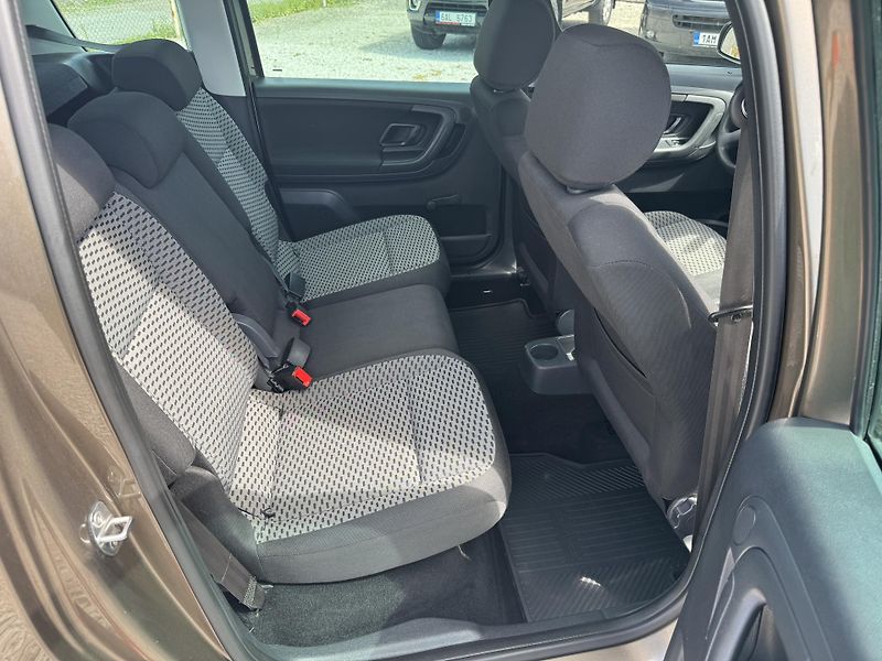 Škoda Roomster (2012) 1.2TSi(77KW)PLNÝ SERVIS - fotka 21 z 34