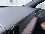 Volvo XC60 T8 AWD ULTRA BRIGHT *+ kola - náhled 26