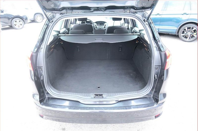 Ford Focus (2015) 1.5 TDCi, Serv.kniha, Navi - fotka 13 z 19